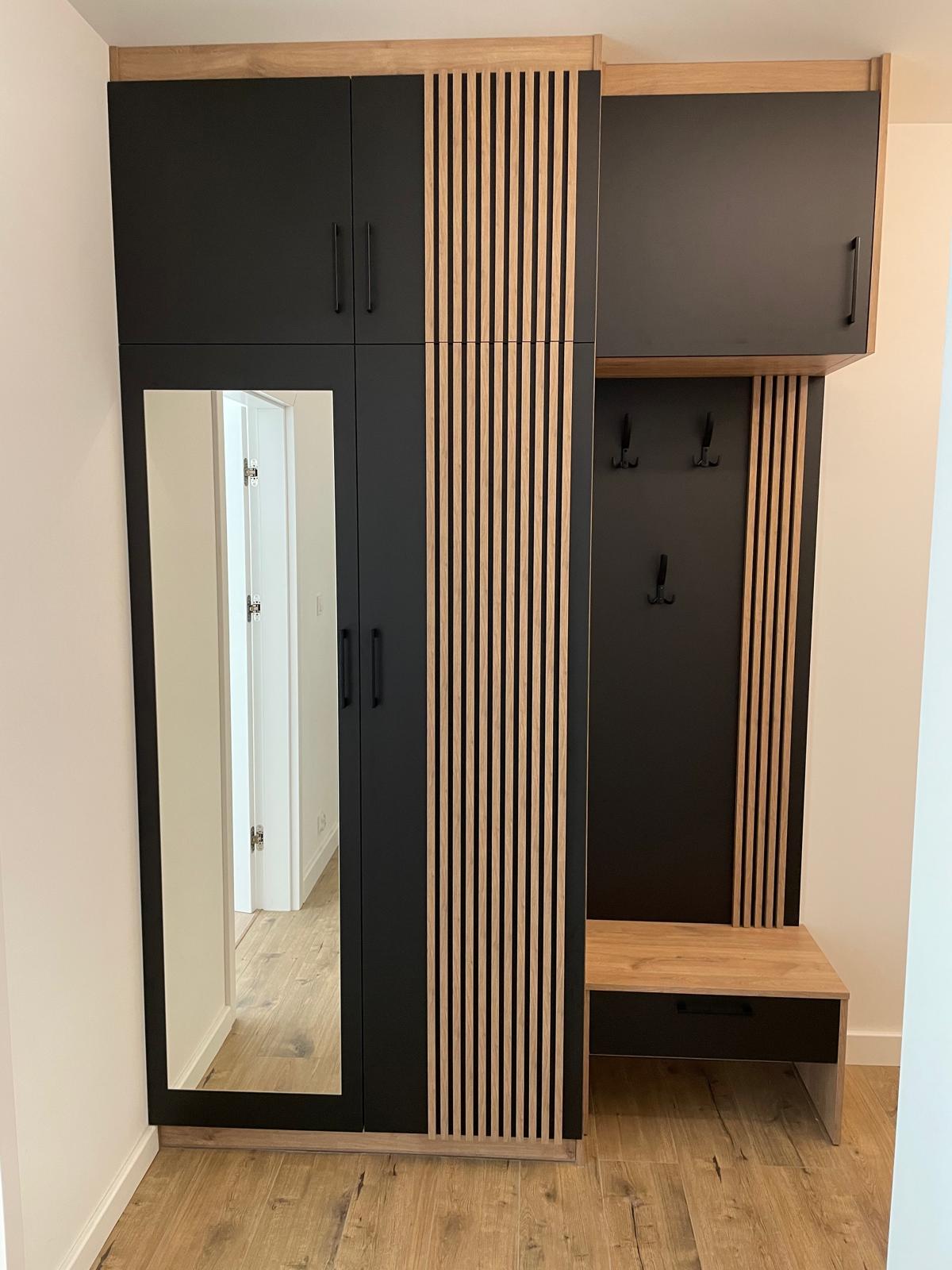 Entré med siddebænk