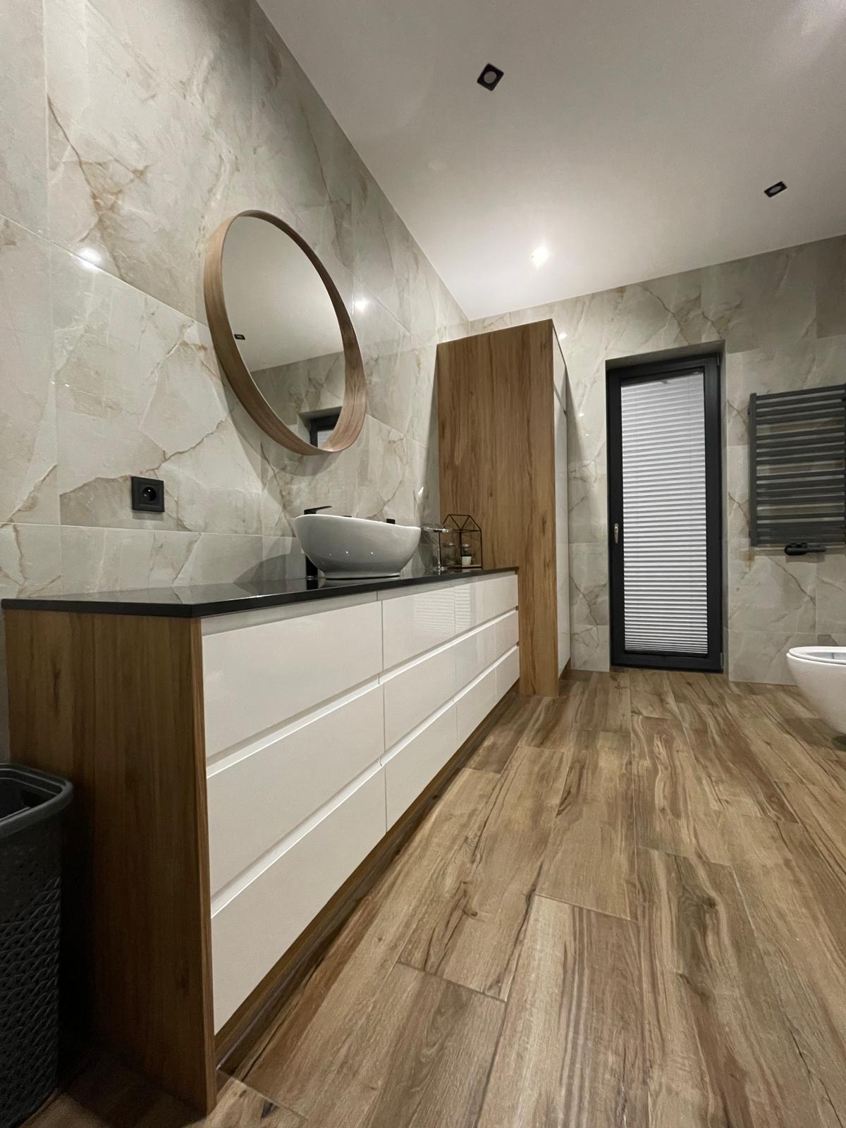 Specialbygget badeværelsesskab