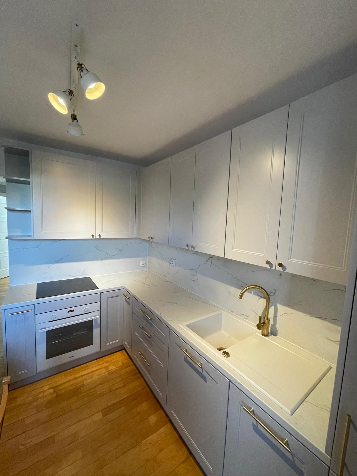 Moderne køkken i træ